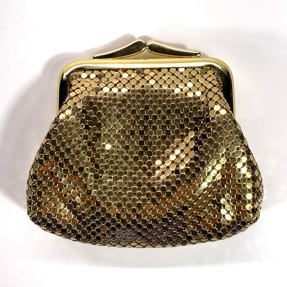 Vintage Whiting & Davis Gold Metal‎ Mesh Coin Wallet Purse With large Clasp